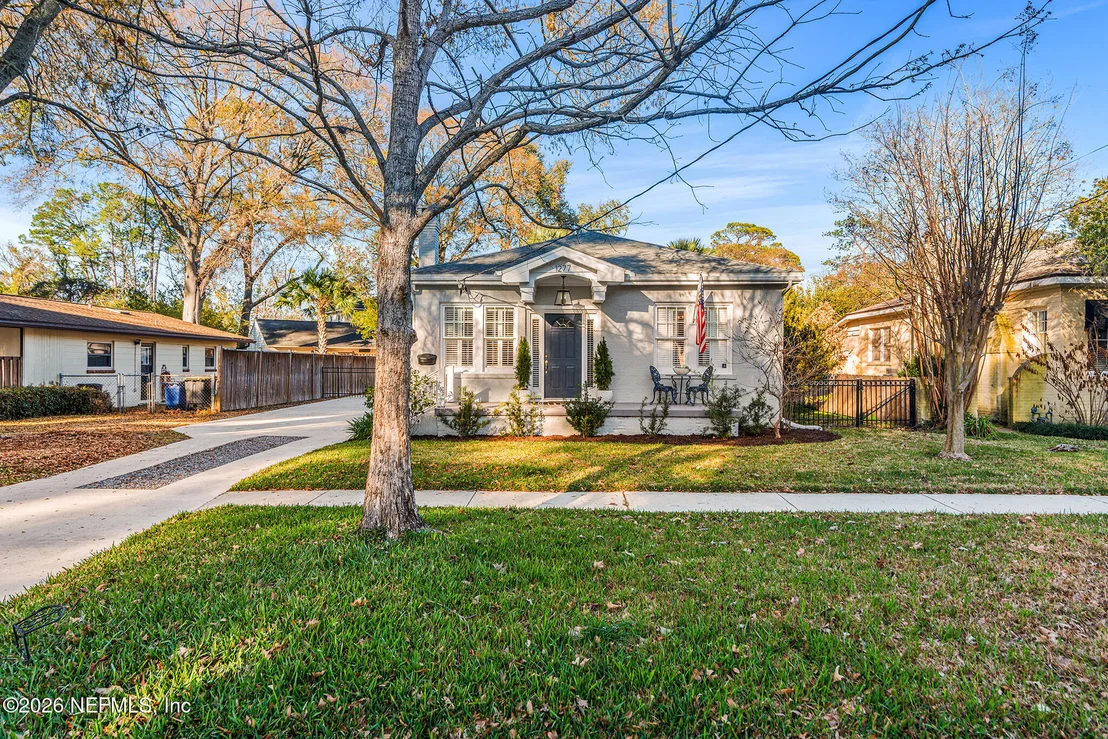 Photo of 1277 TALBOT Avenue