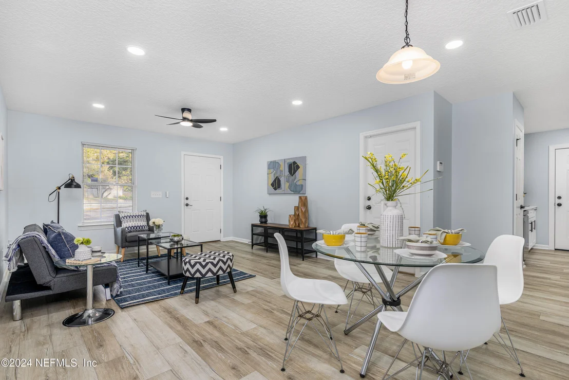 Photo of 498 ARLINGTON Road N