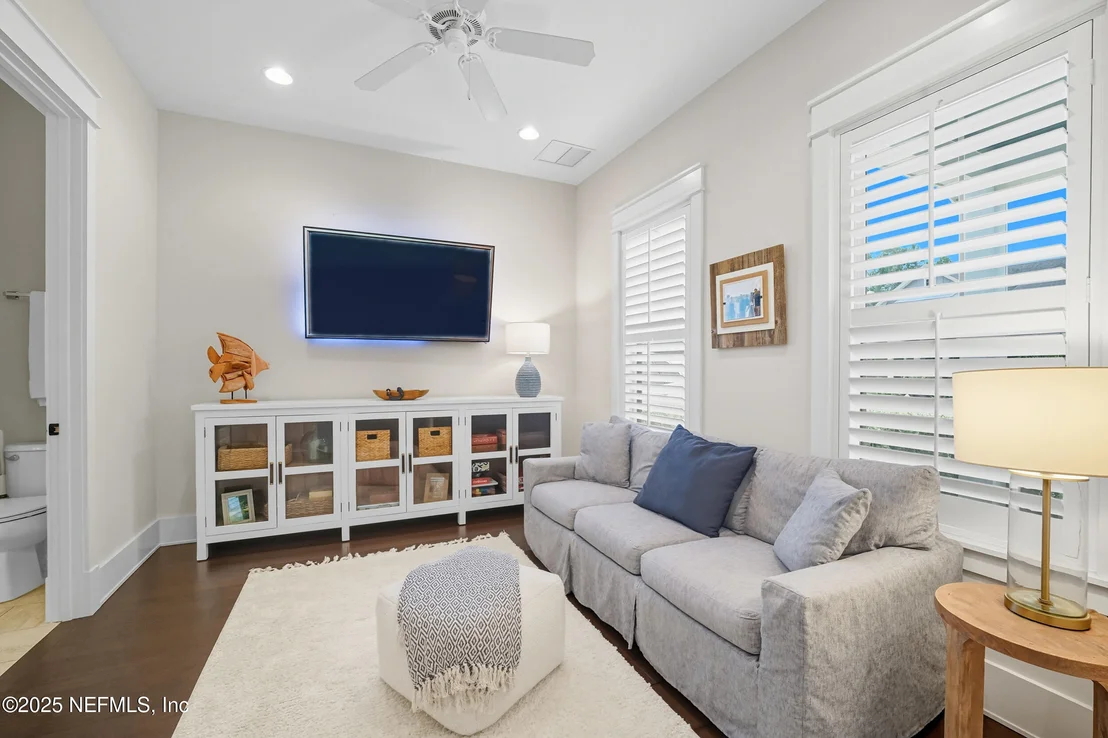 Photo of 951 PARADISE Circle