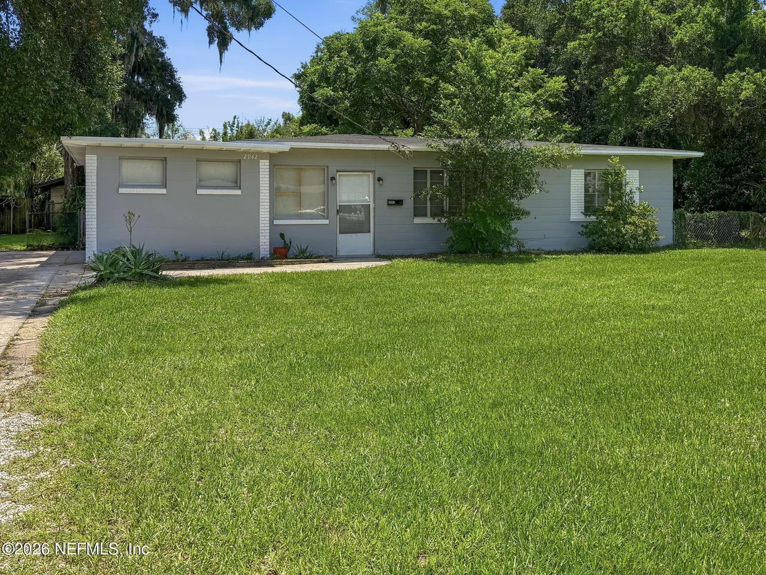 Photo of 2942 CHRISTOPHER Road