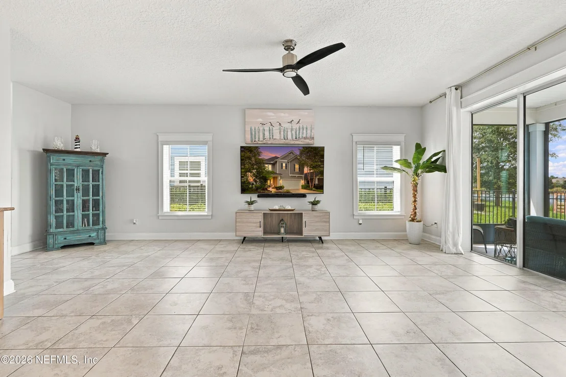 Photo of 324 FERNDALE Way