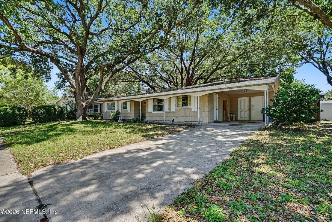 Photo of 239 DELTONA Boulevard