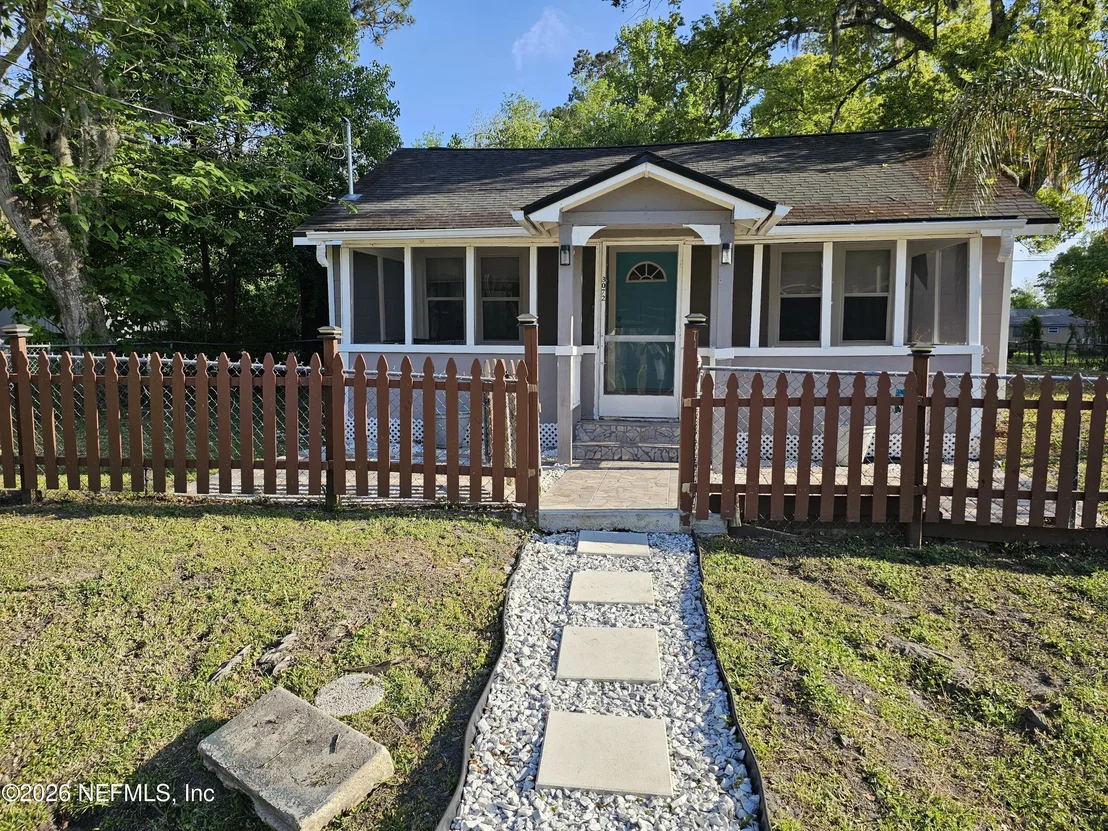 Photo of 3072 BESSENT Road