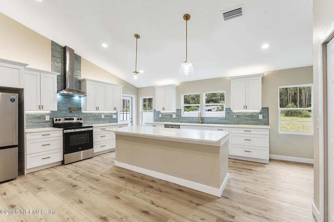 Photo of 101 SE 3RD Street
