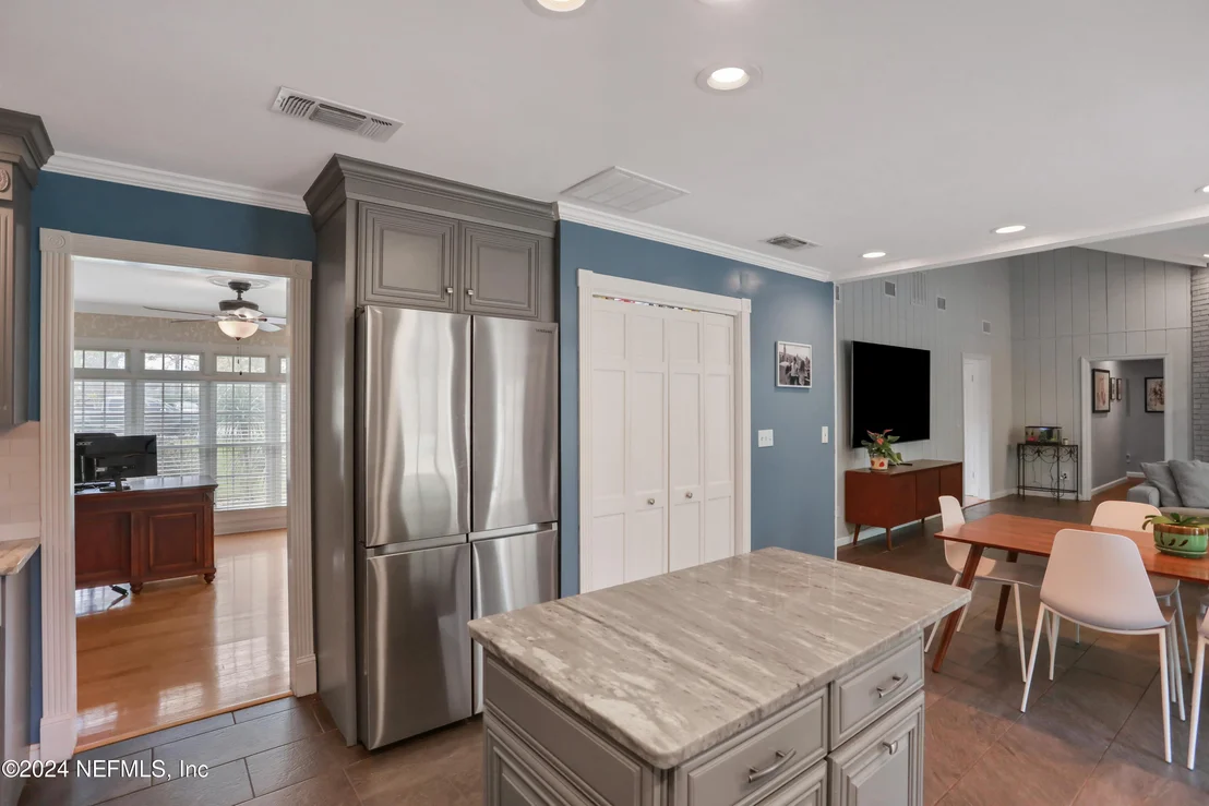 Photo of 8119 PINE LAKE Road