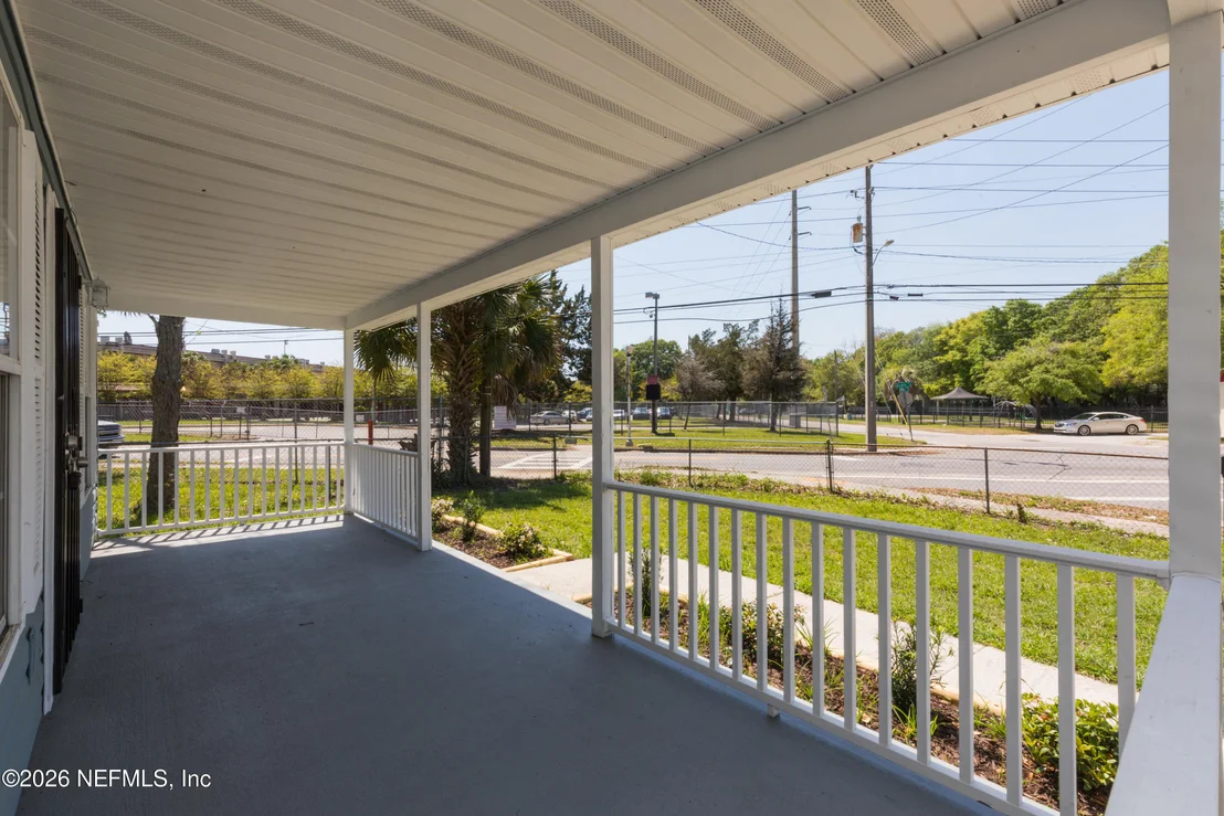 Photo of 1003 DANIEL Street