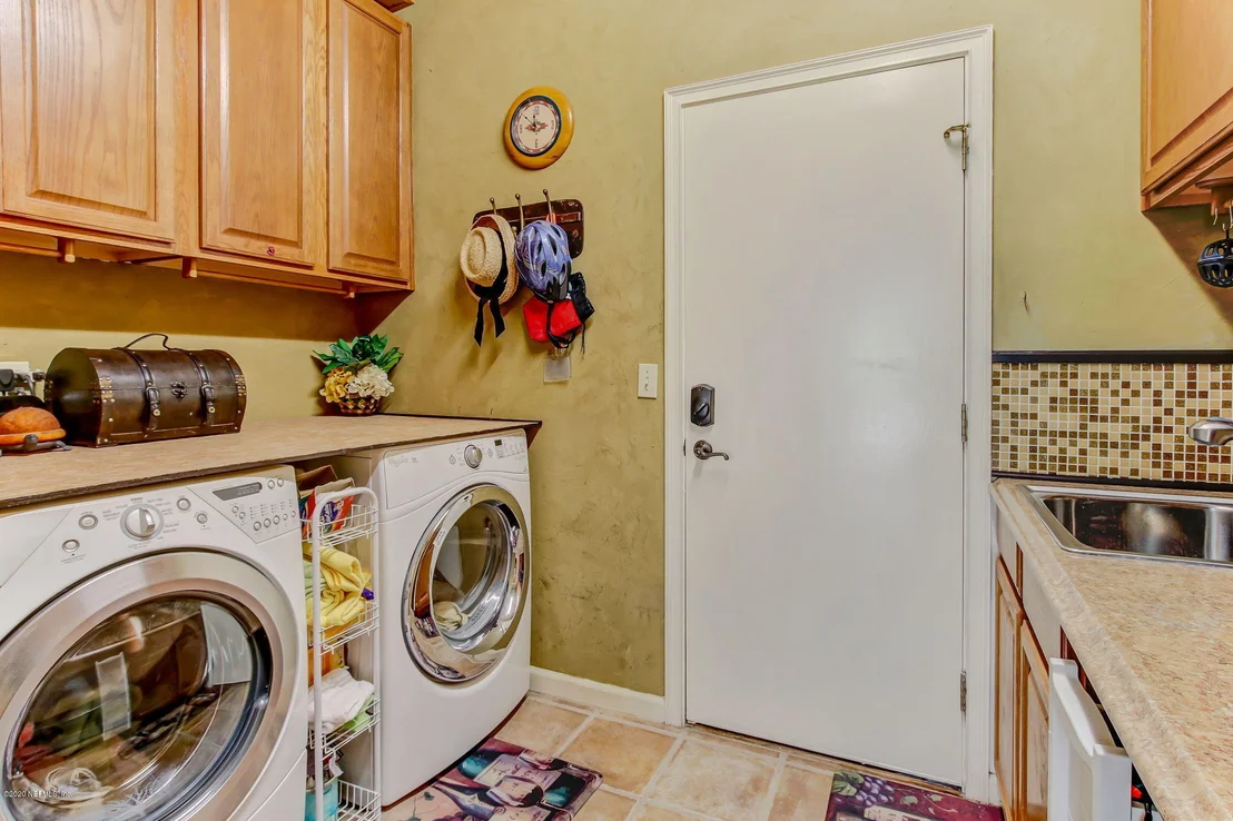 Photo of 8128 SUFFIELD Court