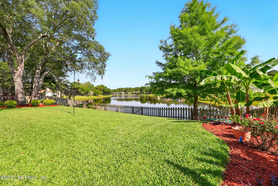 Photo of 364 MAPLEWOOD Drive