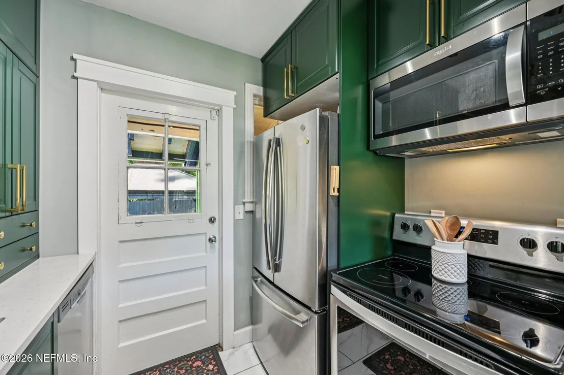 Photo of 1315 AZALEA Drive