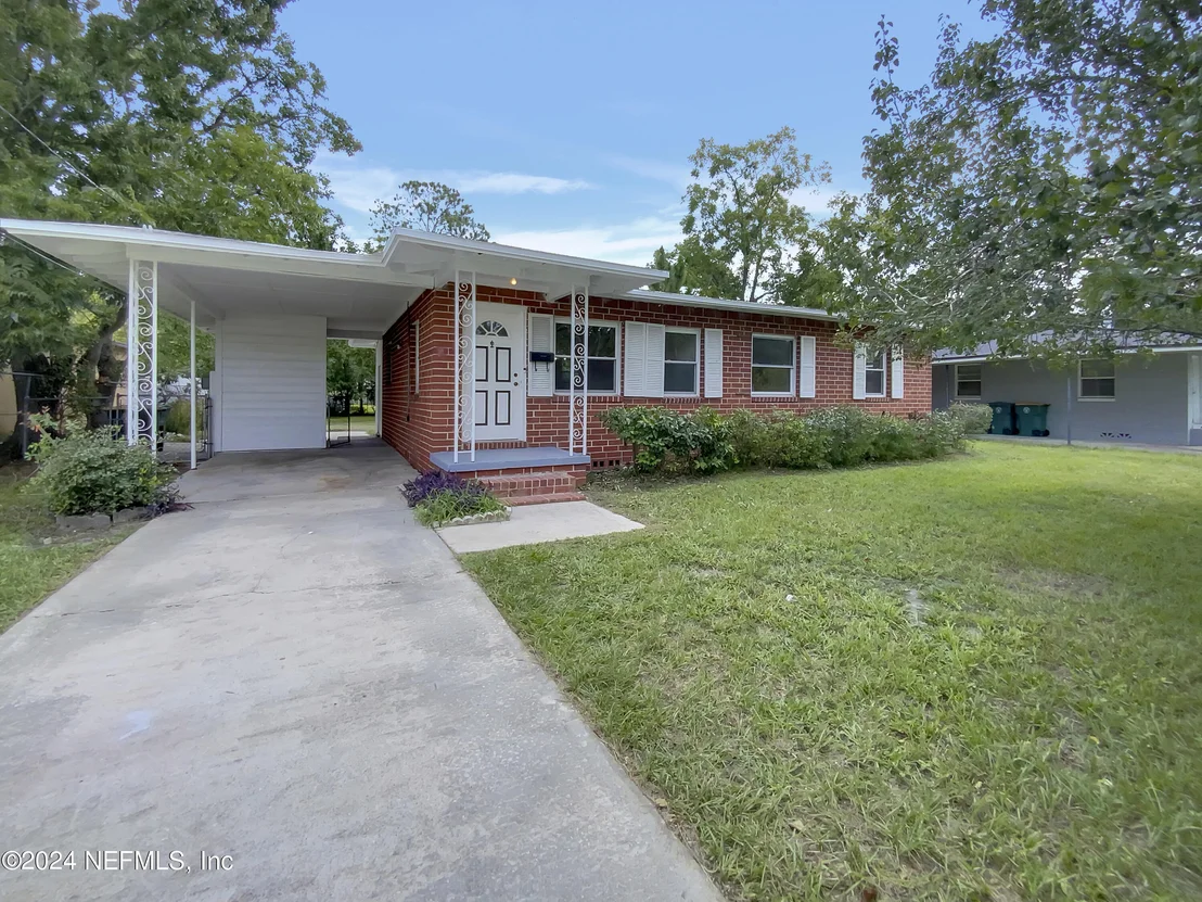 Photo of 3911 SKYCREST Drive