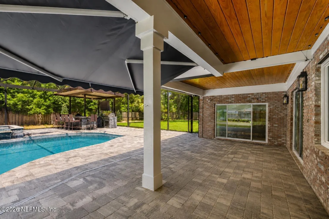 Photo of 8148 BLUE JAY Lane