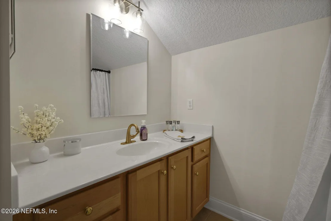Photo of 513 WETHERBY Lane