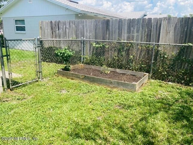 Photo of 981 CHAPMAN Drive