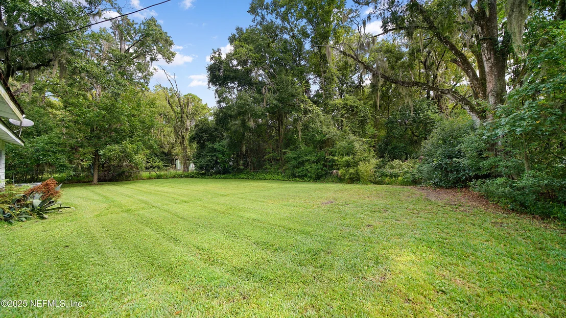 Photo of 7637 HAMMOND Boulevard