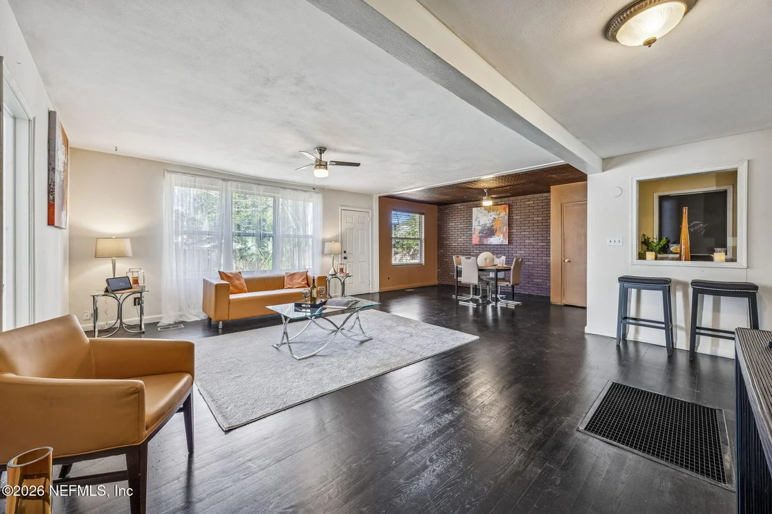Photo of 426 AIKEN Road