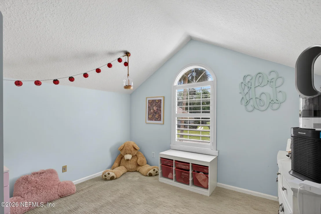 Photo of 104 OAK VIEW Circle