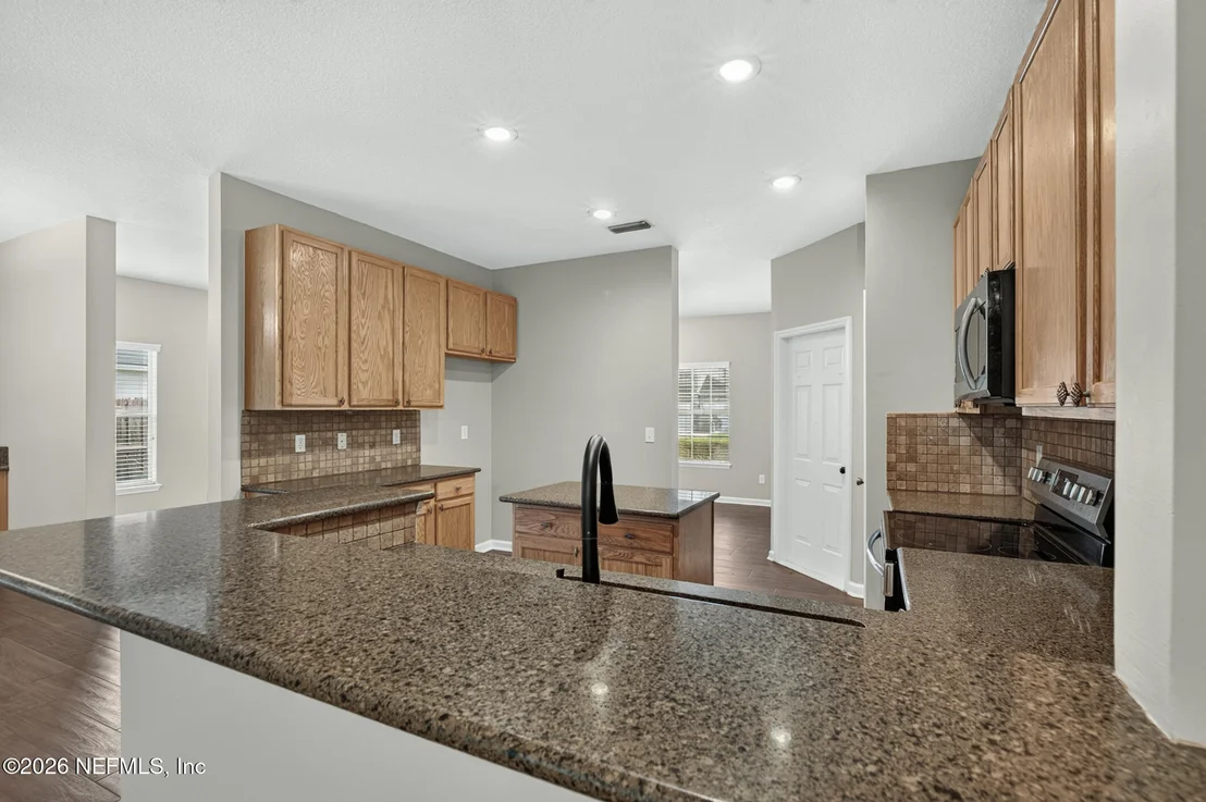 Photo of 1335 IVYHEDGE Avenue