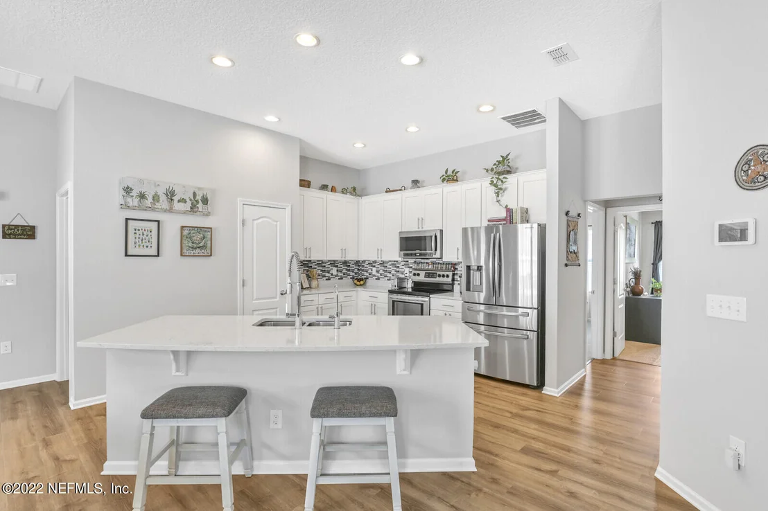 Photo of 707 SEVILLE Parkway