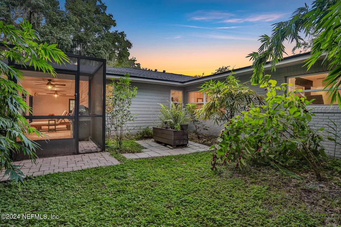 Photo of 6468 RIVER POINT Drive