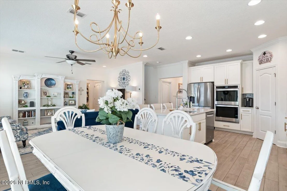 Photo of 956 RUSTLEWOOD Lane