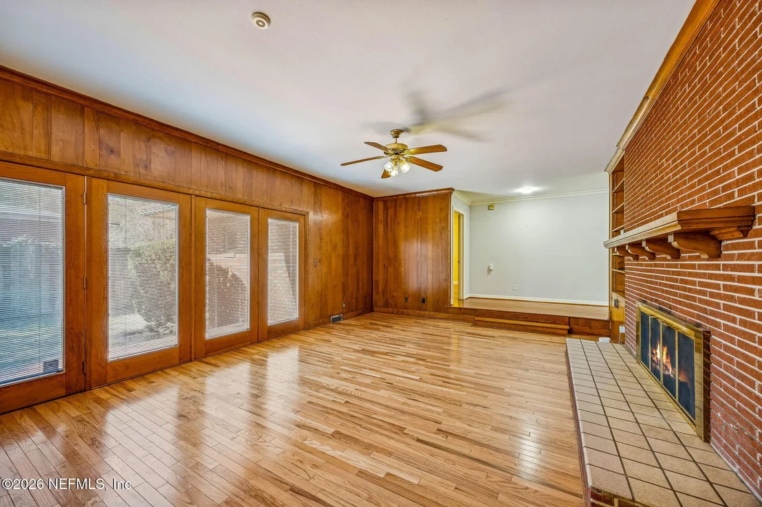 Photo of 4768 QUEEN Lane