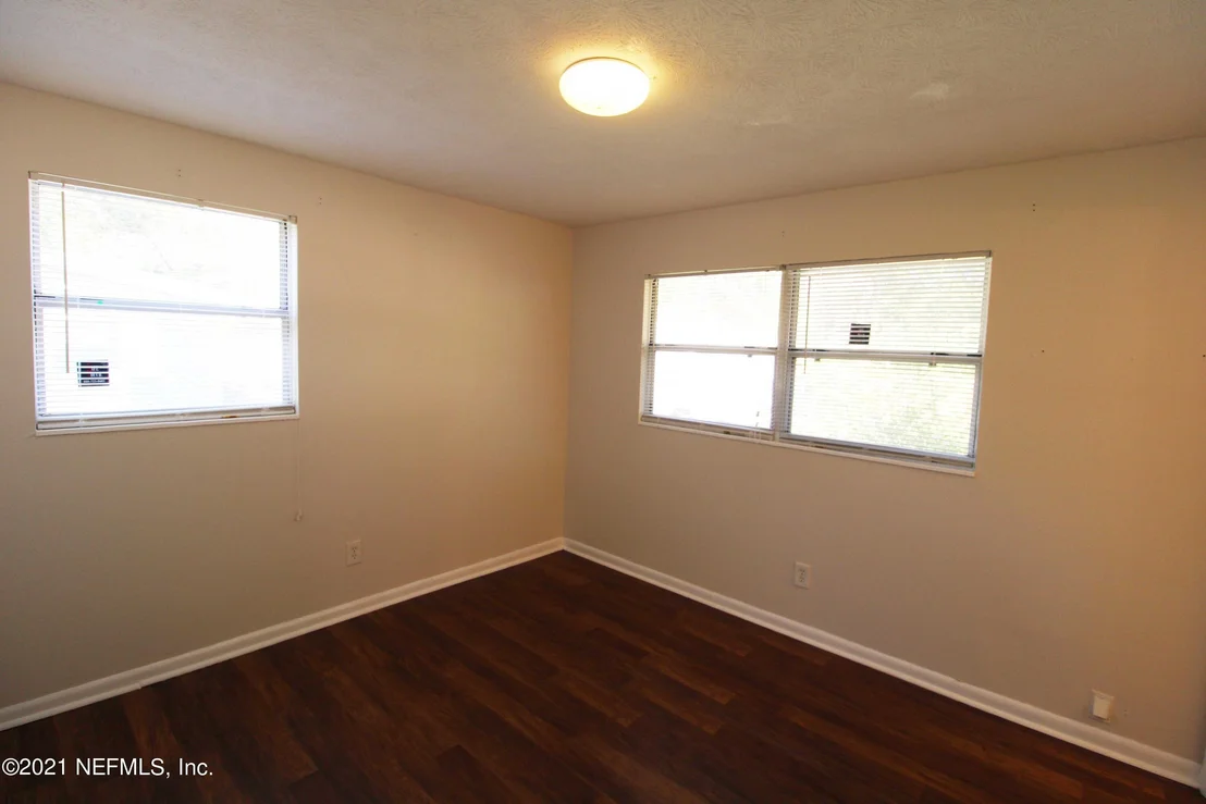 Photo of 915 WESTGATE Drive