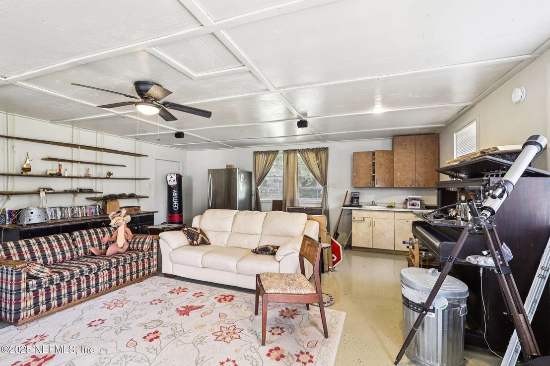 Photo of 8521 COUNTY ROAD 13 N
