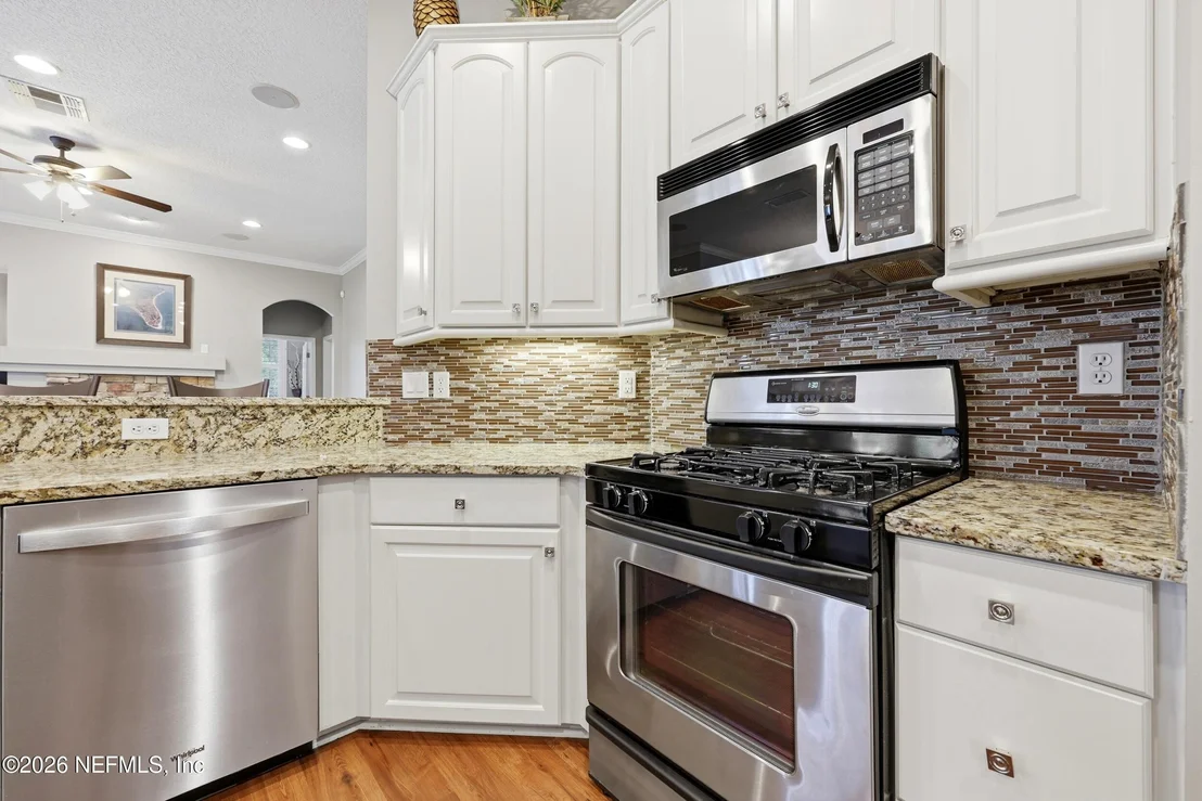 Photo of 828 RILEY Lane