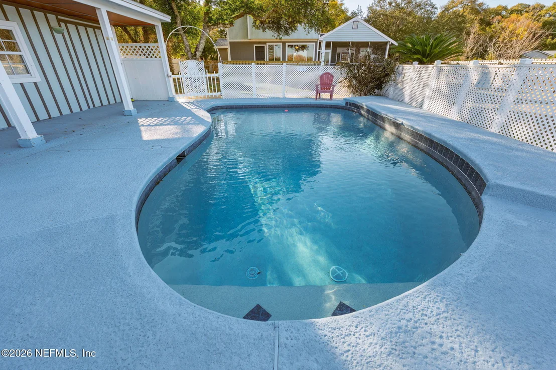 Photo of 1863 LIVE OAK Drive