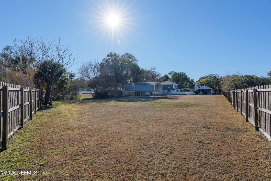 Photo of 1863 LIVE OAK Drive