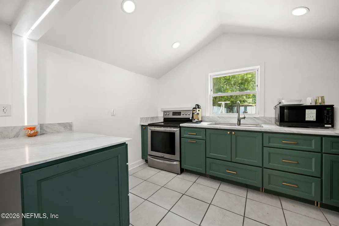 Photo of 9741 BRADLEY Road