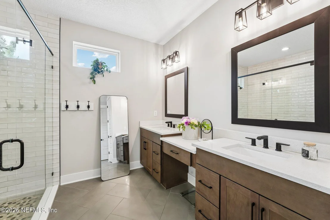 Photo of 10223 SILVERBROOK Trail