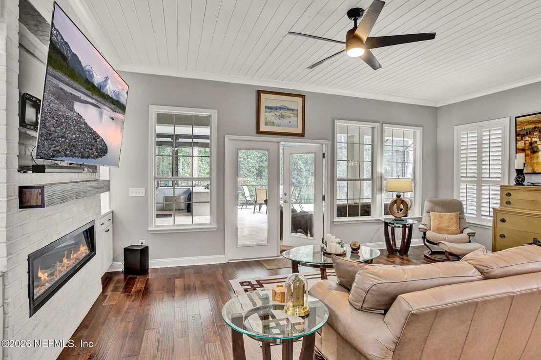 Photo of 1809 FOREST GLEN Way