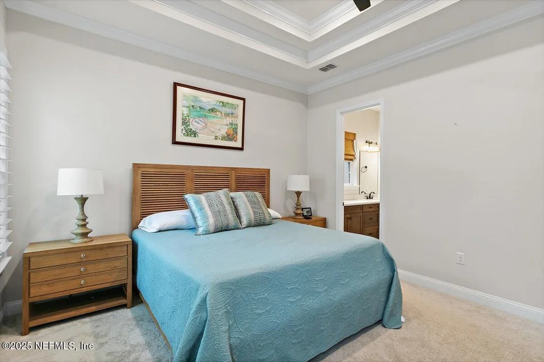 Photo of 96014 ENCLAVE Manor