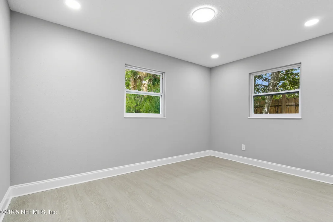 Photo of 337 SONORA Drive