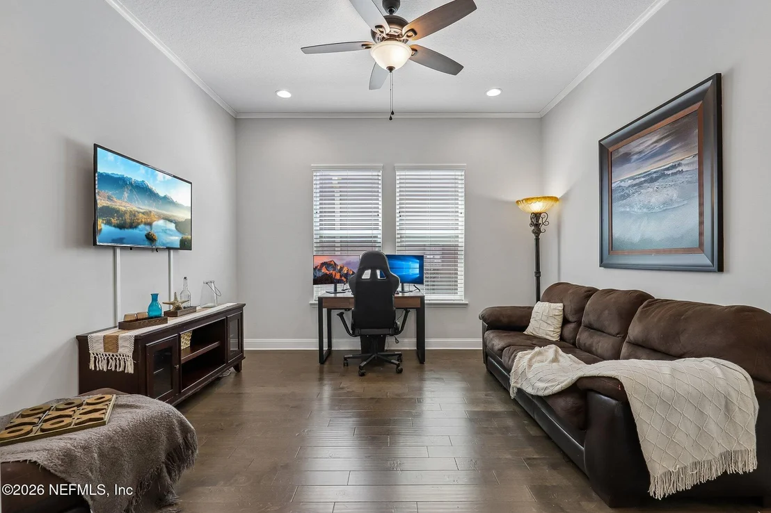 Photo of 152 CLOVERBROOK Road