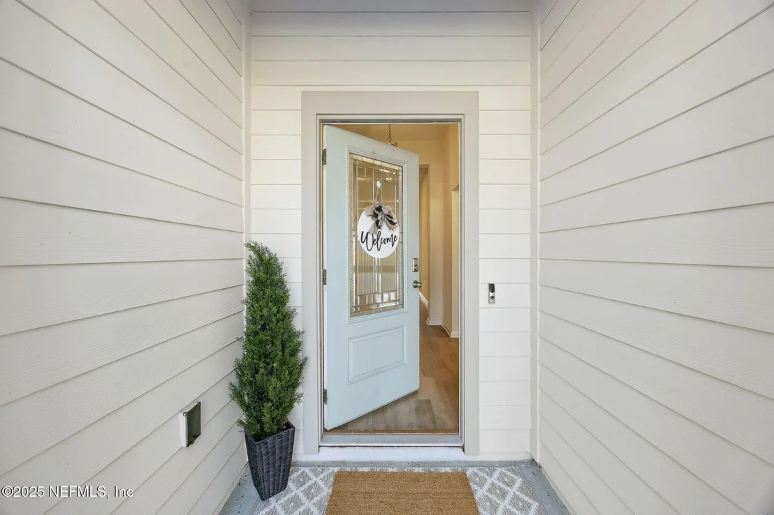 Photo of 70414 WINDING RIVER Drive