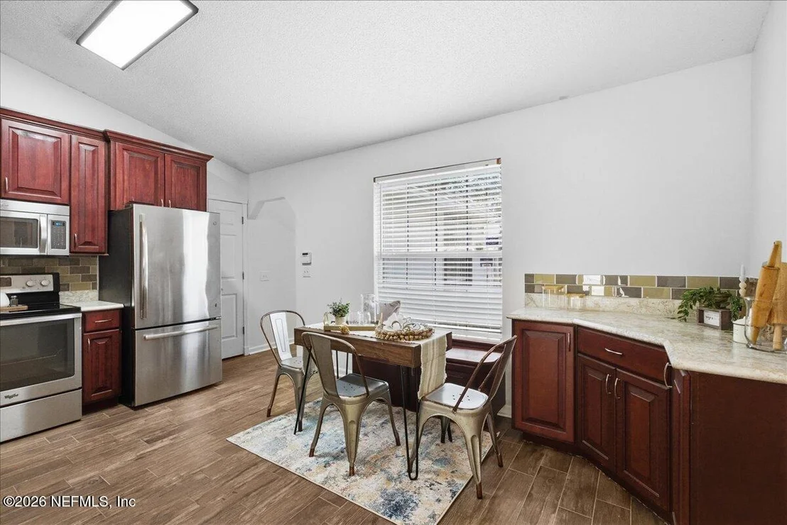 Photo of 425 3RD Street W