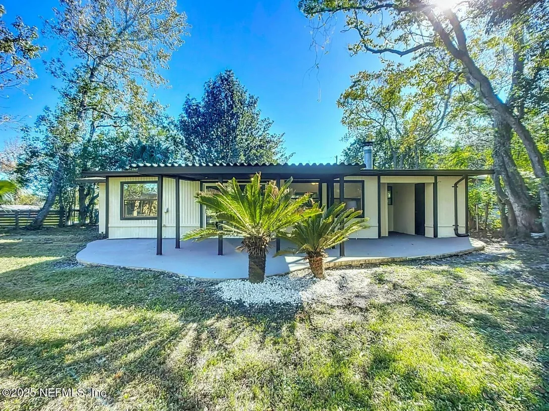 Photo of 7446 SPINOLA Road