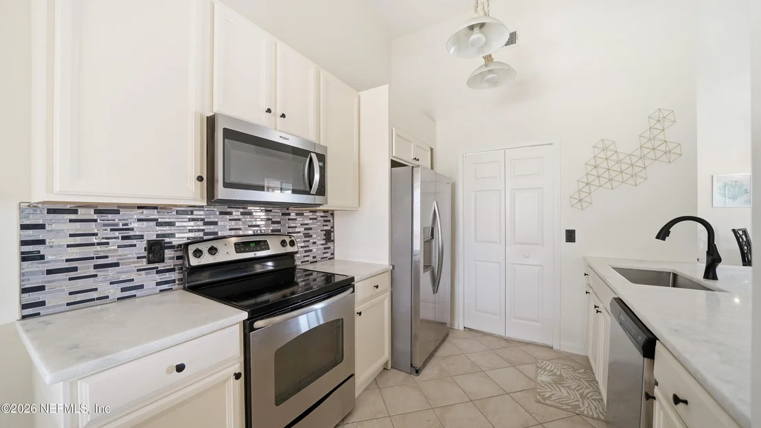 Photo of 705 AUGUSTA Circle