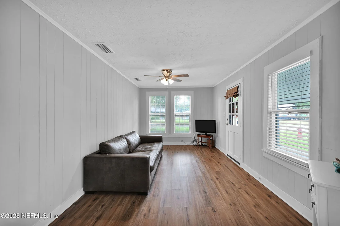 Photo of 430 CENTER Street
