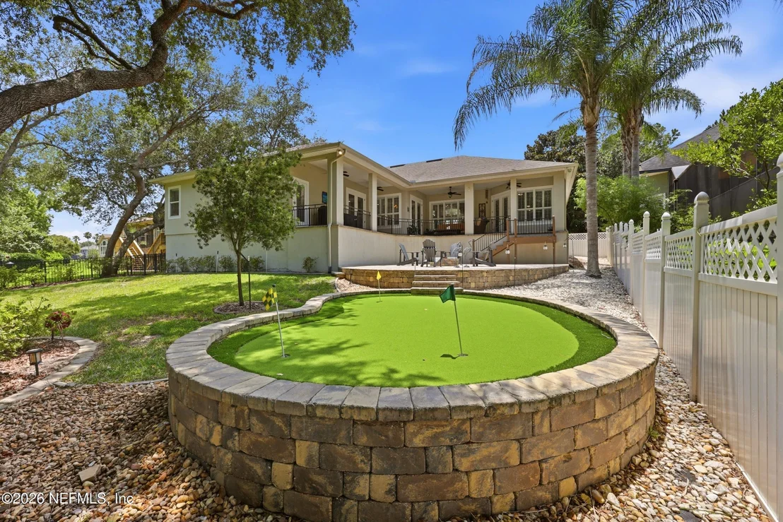 Photo of 828 RILEY Lane
