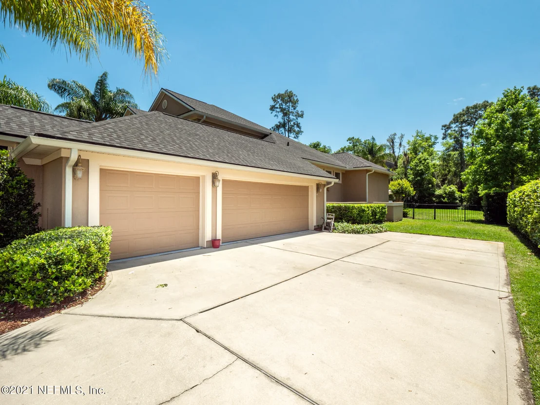 Photo of 349 SUMMERSET Drive