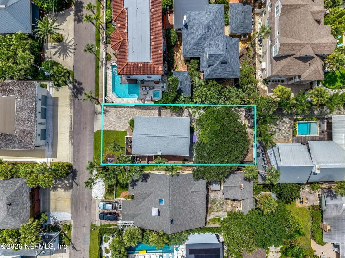 Photo of 1242 BEACH Avenue