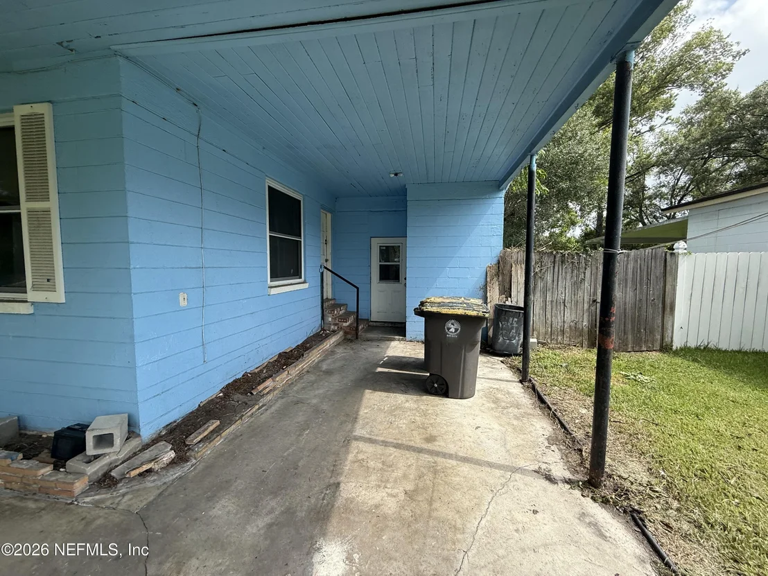 Photo of 6453 SOLANDRA Drive