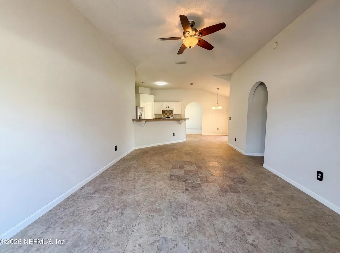 Photo of 585 THORNBERRY Road