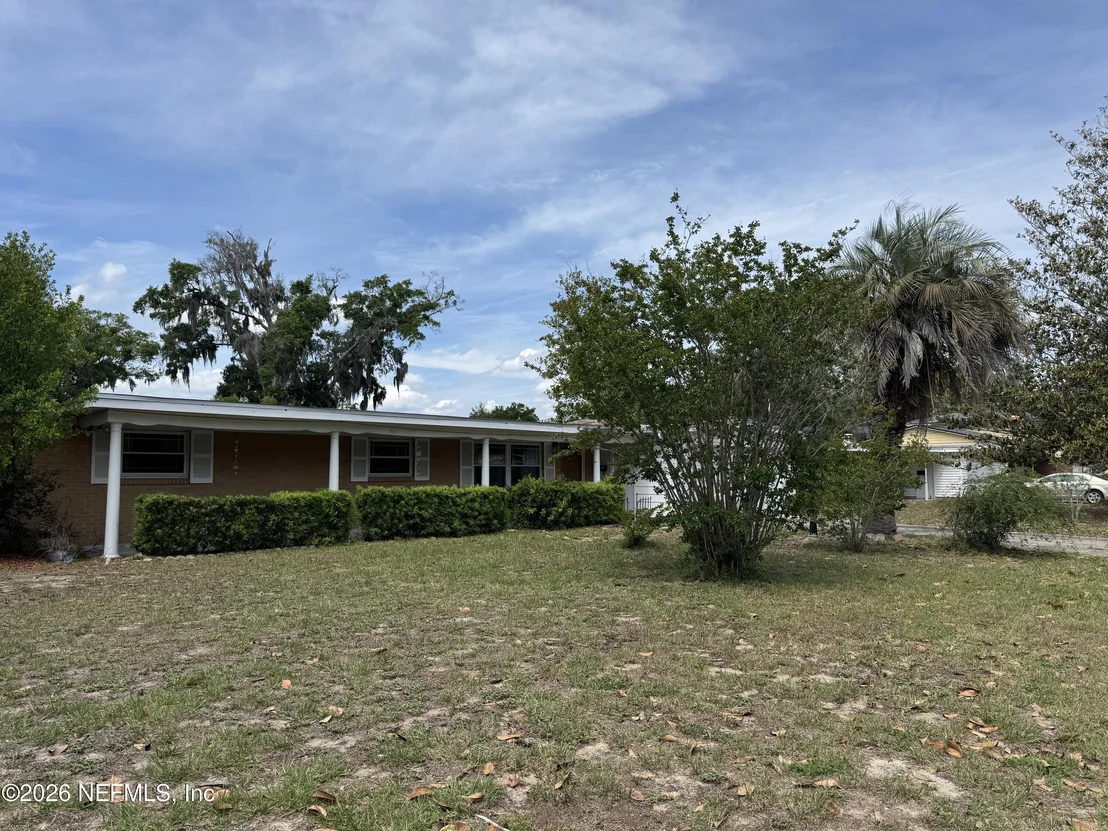 Photo of 5527 MAXINE Drive