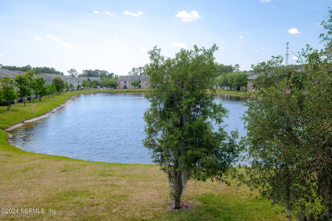 Photo of 922 GOLDEN LAKE Loop