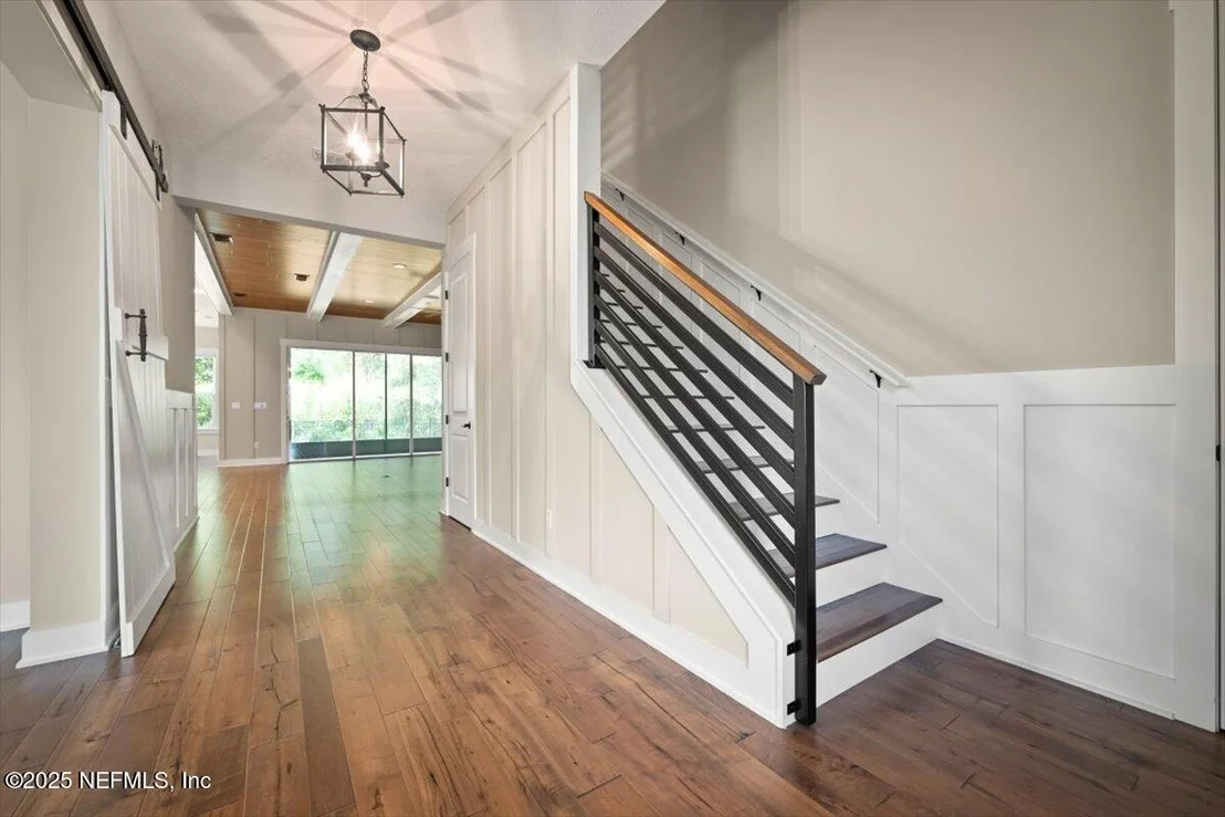 Photo of 305 SEAHILL Drive