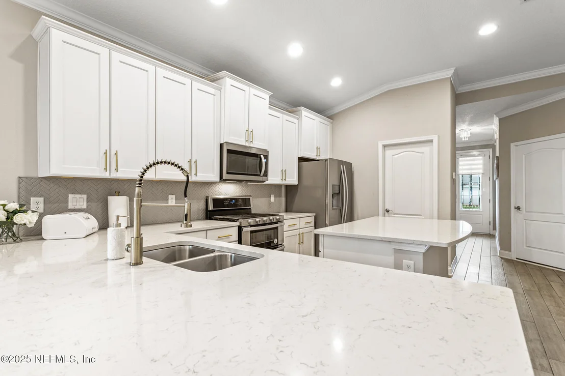 Photo of 124 SILVERLEAF VILLAGE Drive